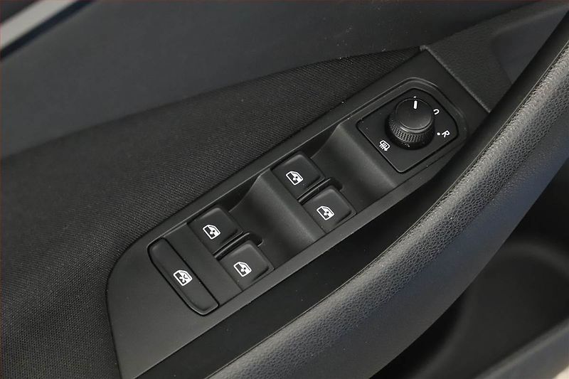 Škoda Scala (2021) Joy 1.0 TSI, Tempomat - fotka 13 z 18