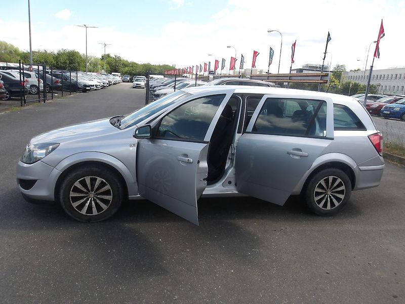 Opel Astra 1,6 16V STK 07/2028! - fotka 12 z 26