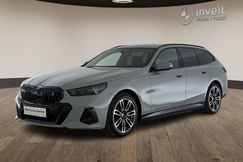 BMW i5 xDrive40 Touring - fotografie inzerátu