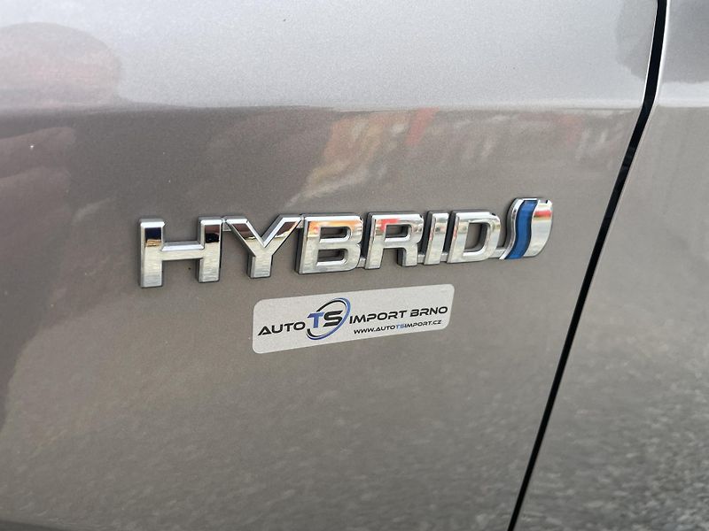 Toyota Auris 1.8i 16v HYBRID AUT NAVI CAM!! - fotka 15 z 166