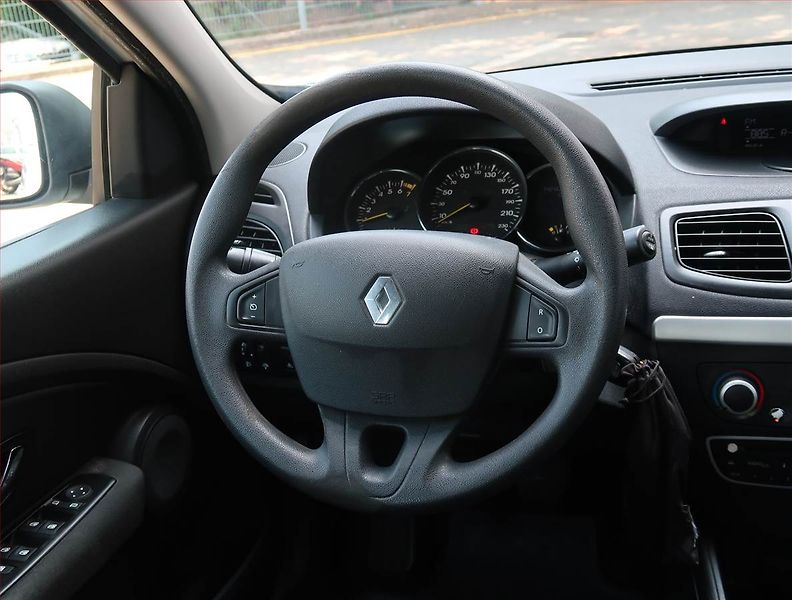 Renault Fluence (2012) 1.6 16V, po STK, servisované - fotka 14 z 17