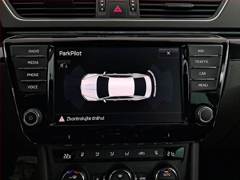 Škoda Superb (2017) Laurin&Klement 2.0 TDI 4x4 - fotka 20 z 21