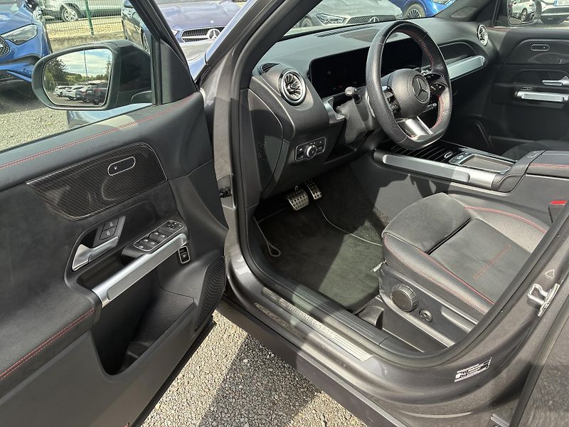Mercedes-Benz GLB (2024) 200d 4MATIC - fotka 9 z 14