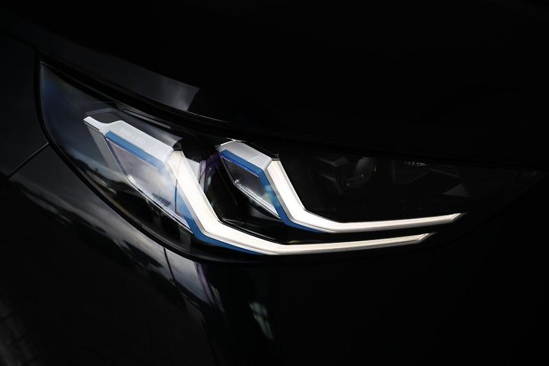 BMW X3 xDrive 40d - fotka 17 z 18