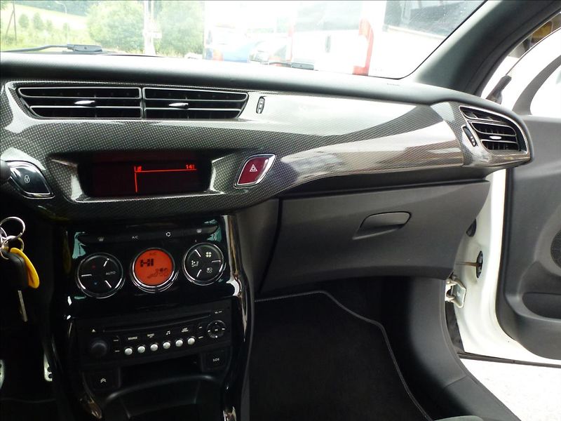 Citroën DS3 1,6 16V VTi THP SportChic - fotka 30 z 51