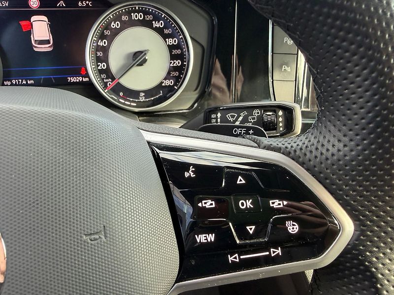 Volkswagen Touareg R-line  210kW Tažné - fotka 9 z 22