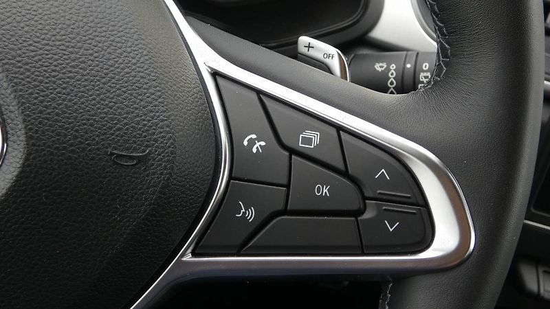 Renault Captur 1,3  TCe 140 Techno EDC - fotka 12 z 22