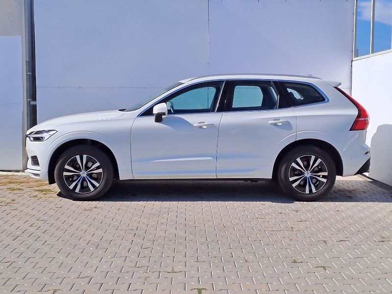 Volvo XC60 Momentum Pro B4 AWD 145kW - fotka 5 z 29