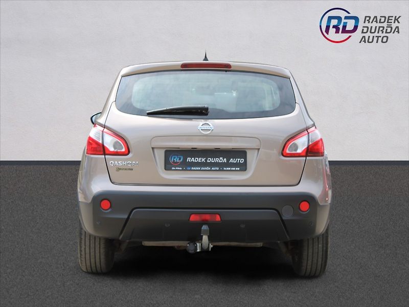 Nissan Qashqai 2,0 i  NOVÉ V ČR,4x4,TAŽNÉ - fotka 6 z 24