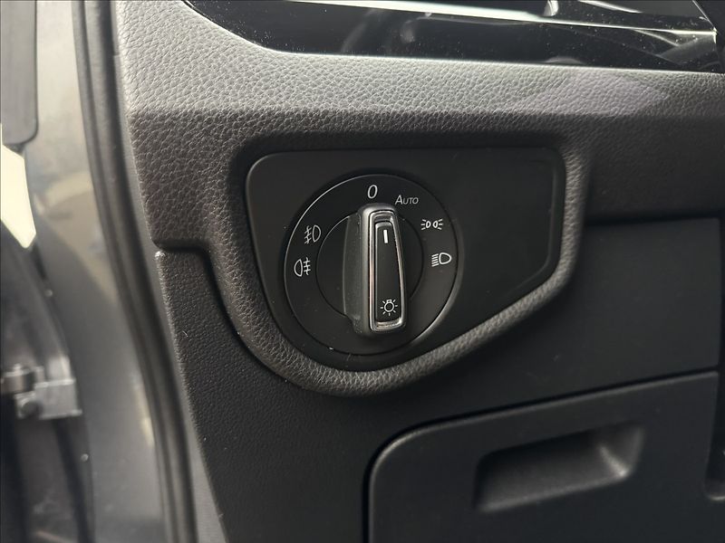 Volkswagen Touran 2,0 110kW DSG 5-MÍST TAŽNÉ ČR - fotka 8 z 41