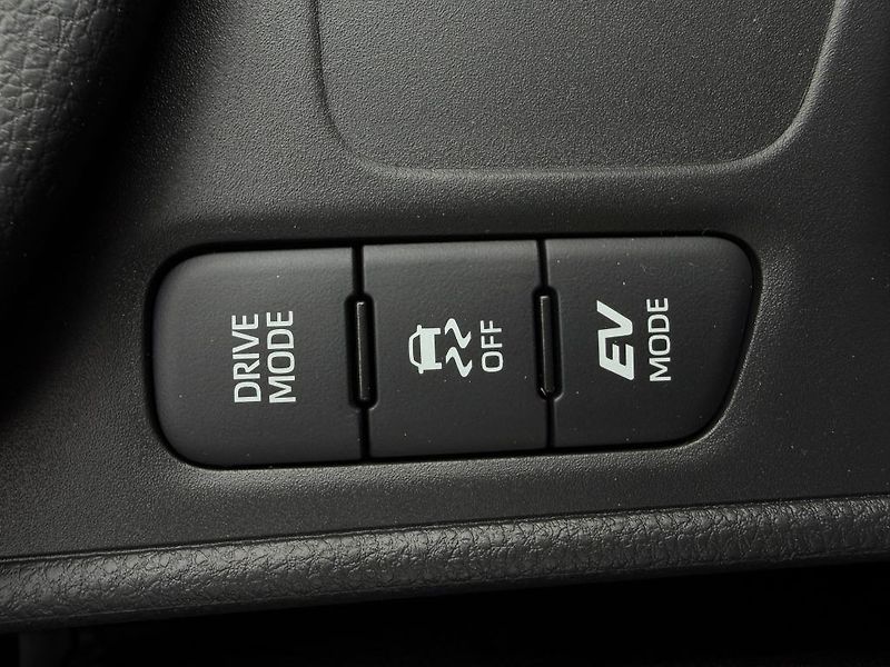 Toyota Yaris 1.5 TNGA HEV 116 - 4x2 - 1 CVT - fotka 21 z 24