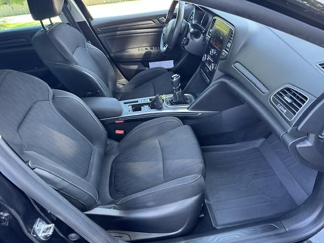 Renault Mégane (2019) 1.3 TCe Limited, NOVÝ MOTOR! - fotka 15 z 35