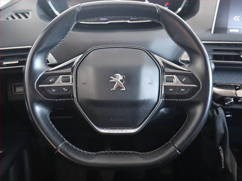 Peugeot 3008 (2017) Allure 1.2 PureTech - fotka 15 z 20
