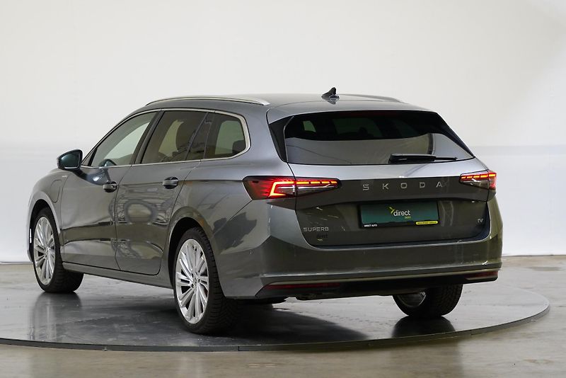 Škoda Superb - fotka 7 z 28