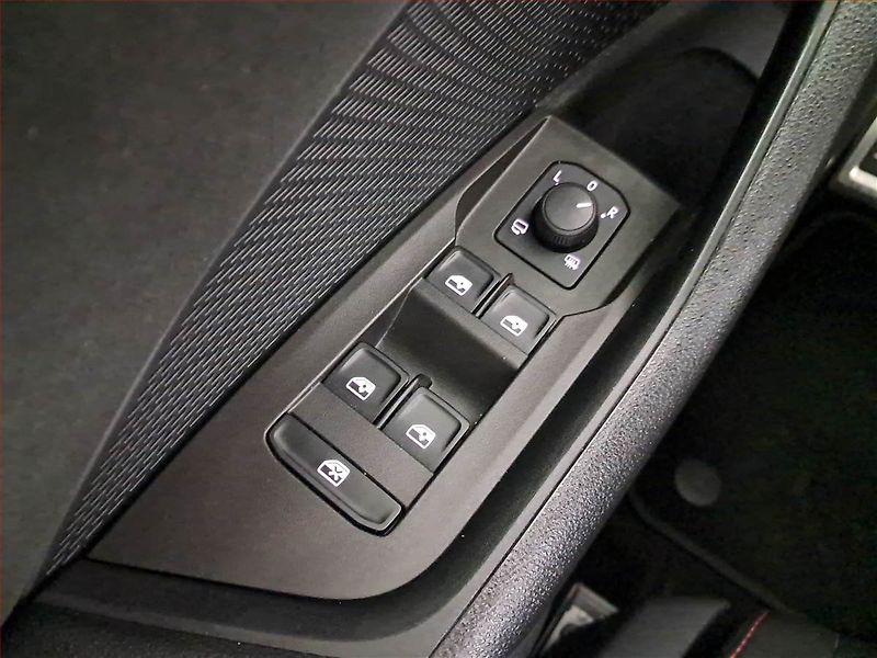 Škoda Octavia (2023) RS 2.0 TSI - fotka 19 z 20