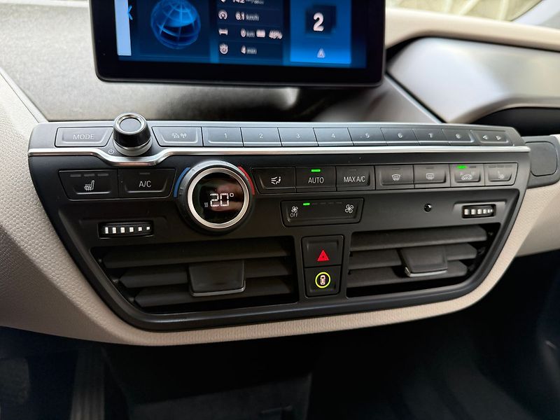 BMW i3 i3S 94Ah Kessy ACC Panorama - fotka 20 z 32