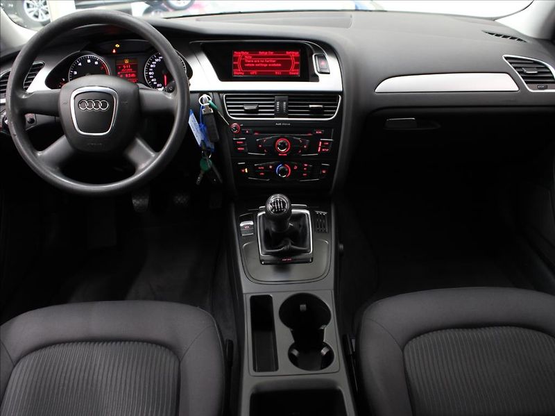 Audi A4 1,8 TSi 118kW MT Avant ČR - fotka 8 z 21