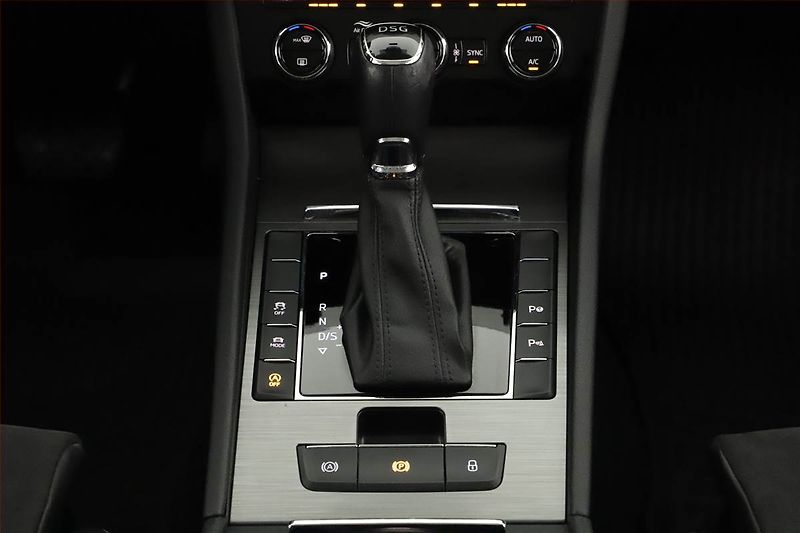 Škoda Superb (2021) 2.0 TSI - fotka 14 z 19