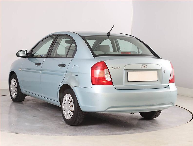 Hyundai Accent (2008) 1.4i, Klima, pěkný stav - fotka 4 z 17
