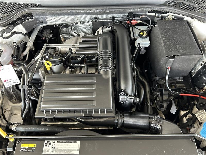 Seat Leon 1,4   TSI FR,92KW,SERVISKA - fotka 26 z 28