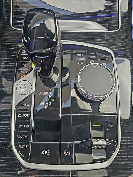 BMW X7 4,4 i 7MÍST TOP KOMPLET VÝBAVA - fotka 30 z 37