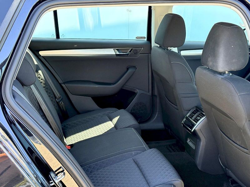 Škoda Superb (2022) Combi DSG 2.0 TDI / 110 kW / A - fotka 16 z 27