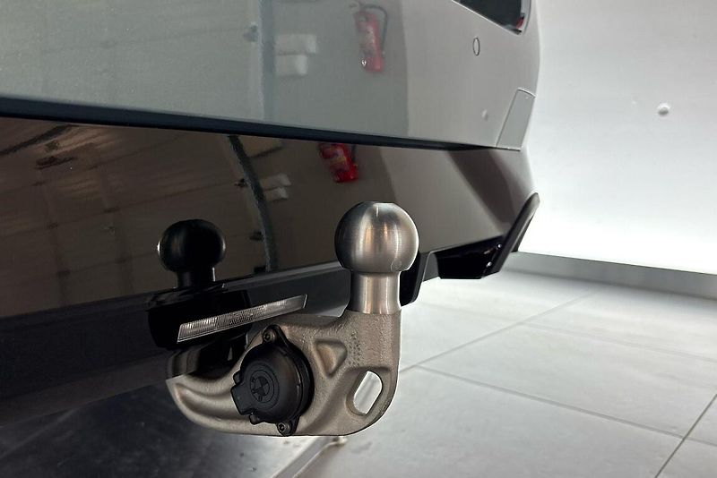 BMW Řada 5 540d xDrive Touring - fotka 21 z 26