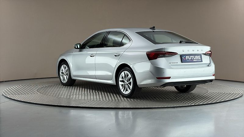 Škoda Octavia 2.0 TDI Style - fotka 2 z 25