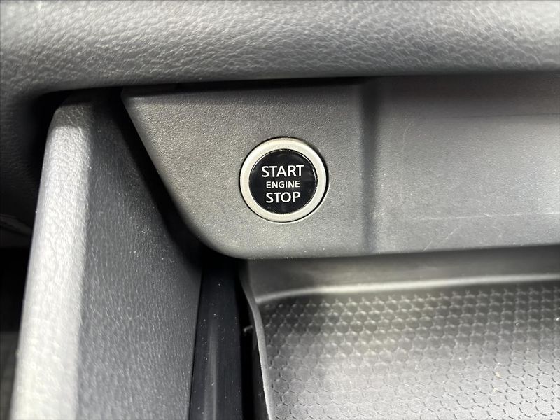 Nissan Qashqai 1,3 DIG-T Visia PLNÝ SERVIS - fotka 21 z 39