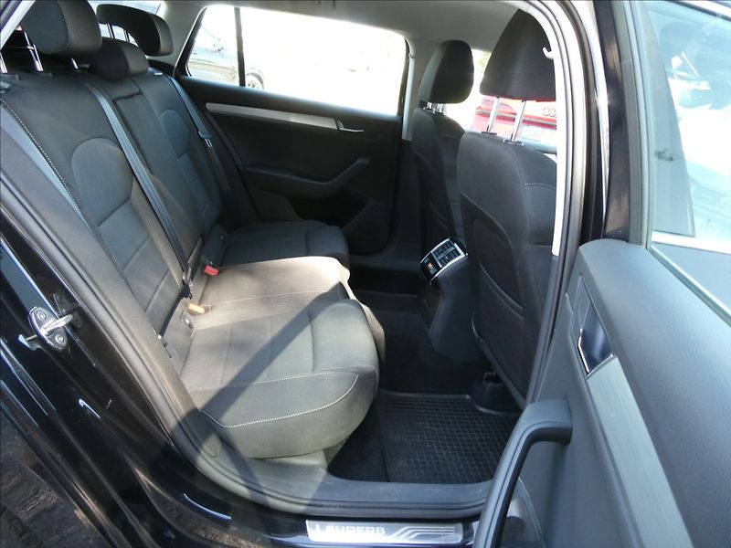 Škoda Superb 1,6 TDi DPH 2x kola,po servise - fotka 21 z 34