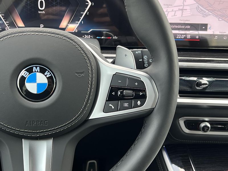 BMW X5 xDrive40d M-Sport - fotka 12 z 33