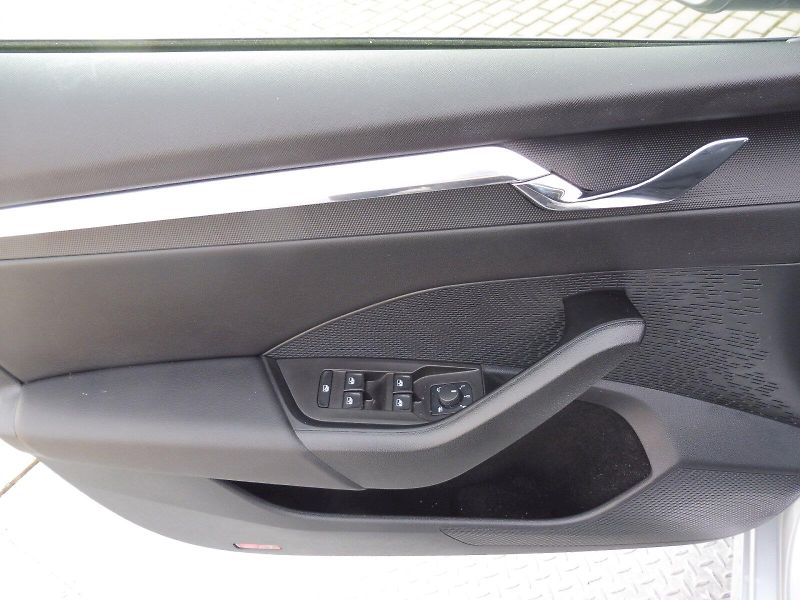 Škoda Octavia (2023) Combi Style 2,0 TDI 85kW DSG - fotka 19 z 28
