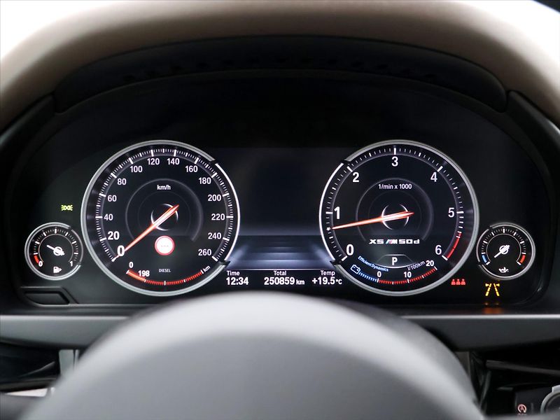 BMW X5 3.0 280kW M50da xD CZ DPH - fotka 19 z 38