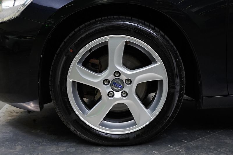 Volvo S60 - fotka 10 z 25