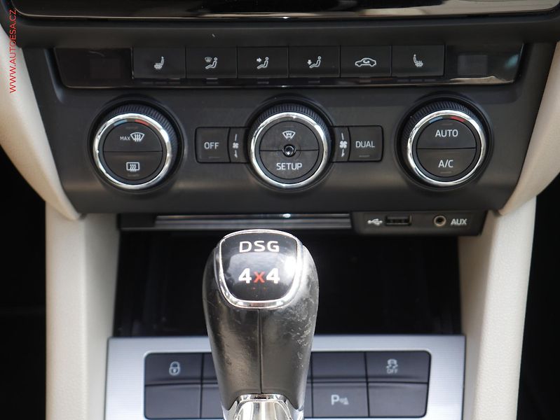 Škoda Octavia (2013) 1.8 TSI 4x4, ČR, DSG, bixen - fotka 13 z 17