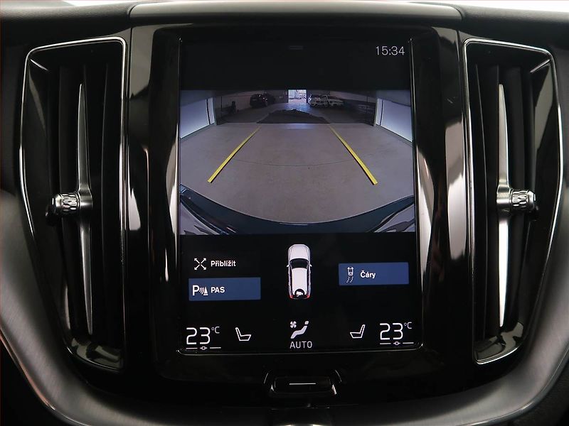Volvo XC60 (2019) Summum B5 AWD - fotka 20 z 22