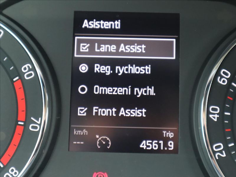 Škoda Octavia 1,5 TSi 110kW Selection ParkPi - fotka 13 z 38