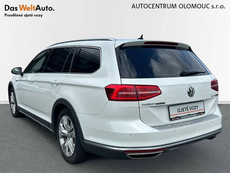 Volkswagen Passat (2015) Variant 2.0 TDI 6DSG 4MOTION A - fotka 33 z 34