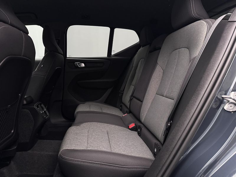 Volvo XC40 B3 DARK PLUS CZ 1.maj - fotka 6 z 48