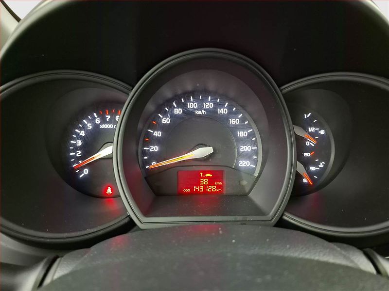Kia Rio (2015) 1.25 CVVT, po STK, Tažné - fotka 11 z 16
