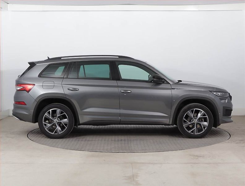 Škoda Kodiaq (2022) Sportline 1.5 TSI - fotka 6 z 25