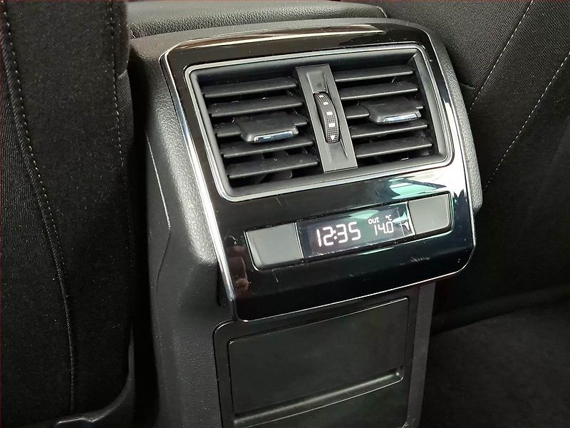 Škoda Superb (2019) 2.0 TDI, Navi, Bi-Xenony - fotka 19 z 21