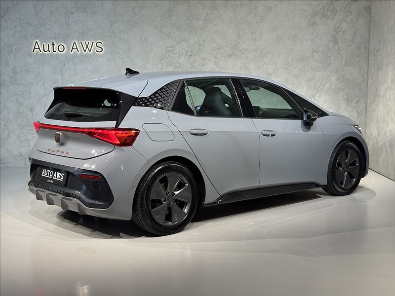 Cupra Born 150kW LED Tepelko Kamera - fotka 8 z 48