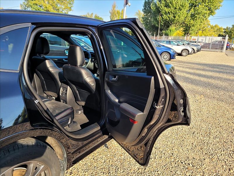 Ford Kuga 2,0 D,ST-line,led,kůže - fotka 15 z 50