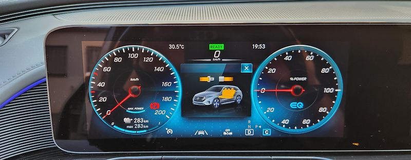 Mercedes-Benz EQC (2022) 400 4M AMG SOH 94,5% 85kWh - fotka 44 z 50