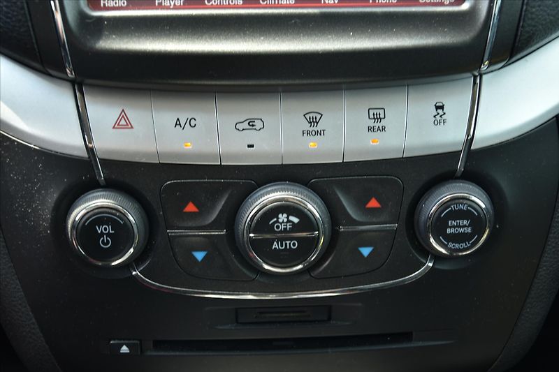Fiat Freemont 2.0 MJT 125kW 4x4 7-MÍST ČR - fotka 28 z 31