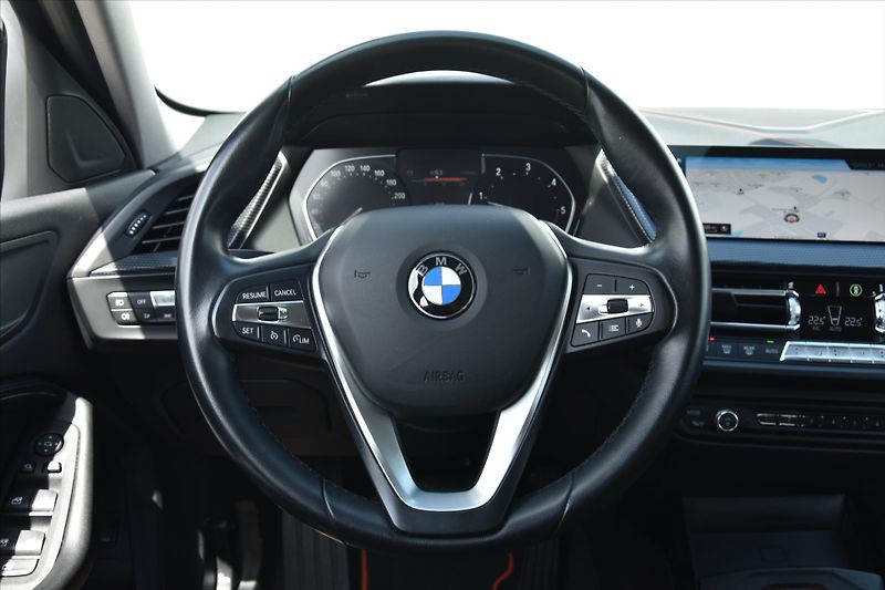 BMW Řada 1 118d 110kW NAVIGACE DPH ČR - fotka 14 z 25