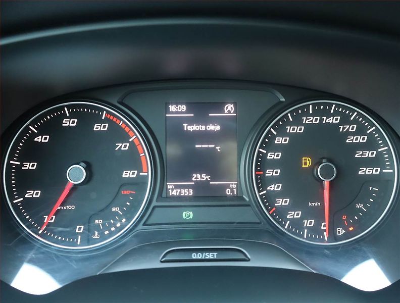 Seat Leon (2019) Style 1.0 TSI, Tempomat - fotka 11 z 16