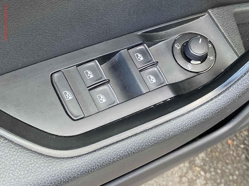 Škoda Superb (2016) 2.0 TDi, Style, bixen, kamera - fotka 11 z 17