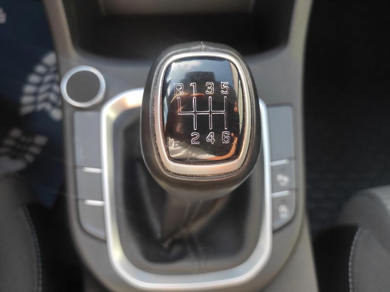 Hyundai i30 1,4DOHC 16V,73kW,Top KM - fotka 16 z 37